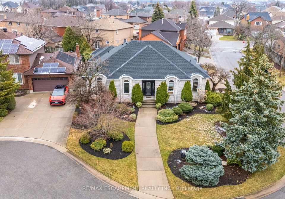 31-ingrid-court-hamilton-ontario-x12465937