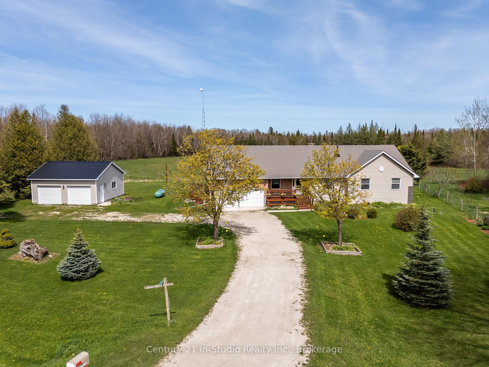 453157-grey-road-2-grey-highlands-ontario-x12466091