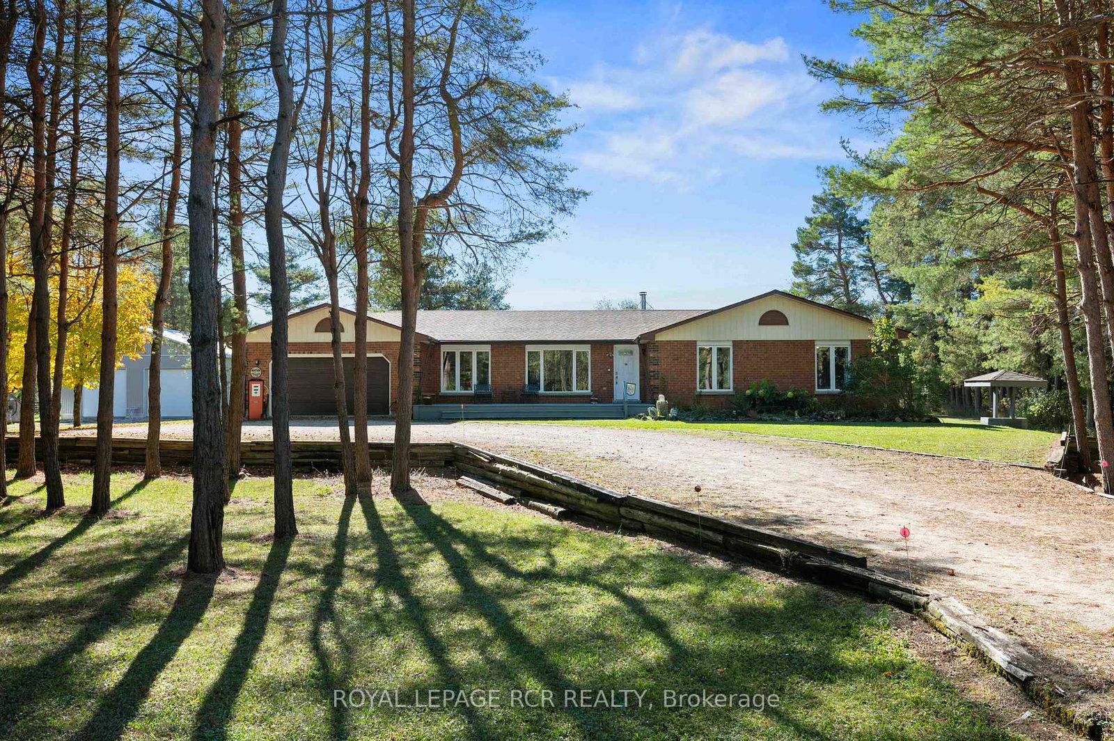 736242-west-back-line-chatsworth-ontario-x12466181