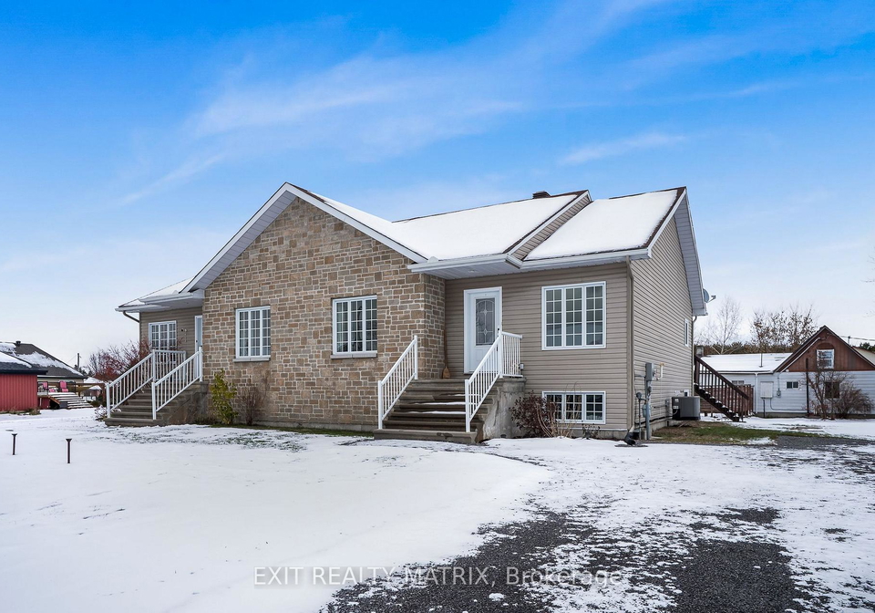 6-telegraph-crescent-alfred-and-plantagenet-ontario-x12466561