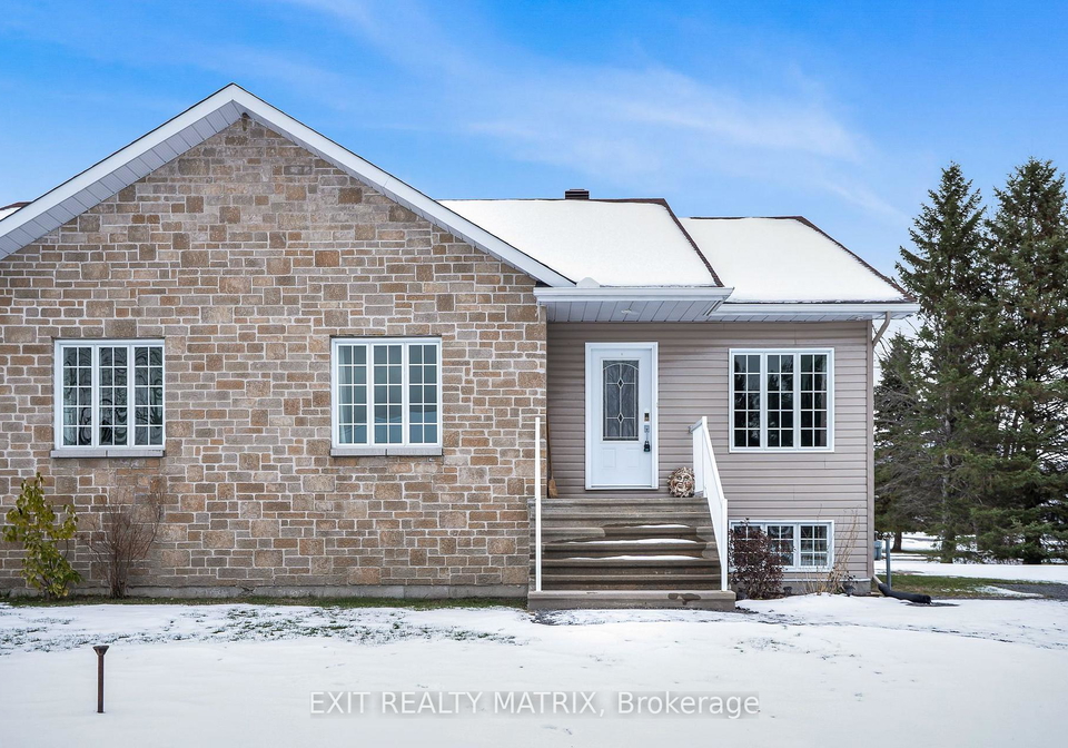 6-telegraph-crescent-alfred-and-plantagenet-ontario-x12466561