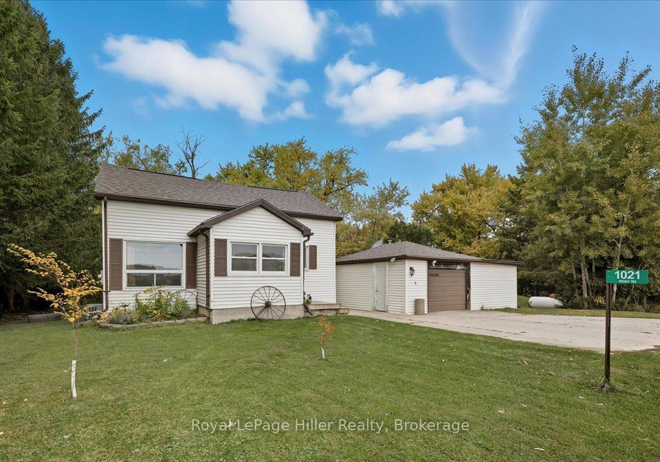 1021-road-164-perth-south-ontario-x12467486