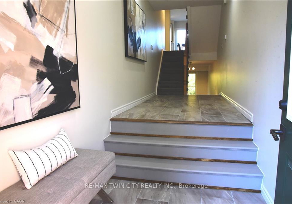 42-green-valley-drive-kitchener-ontario-x12467643