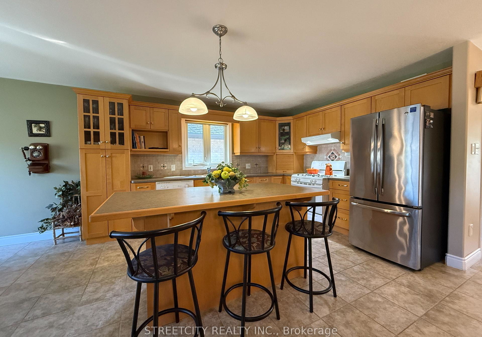 126-stathis-boulevard-sarnia-ontario-x12467682
