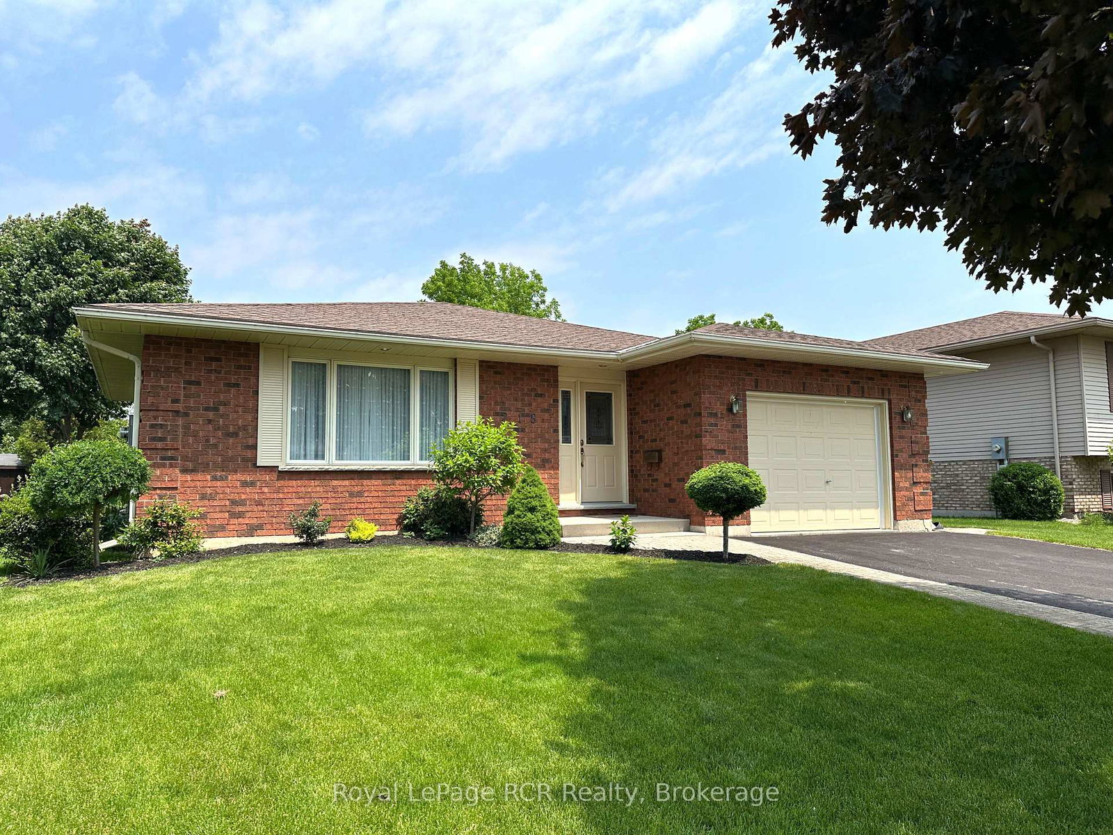 218-4th-street-crescent-hanover-ontario-x12467712