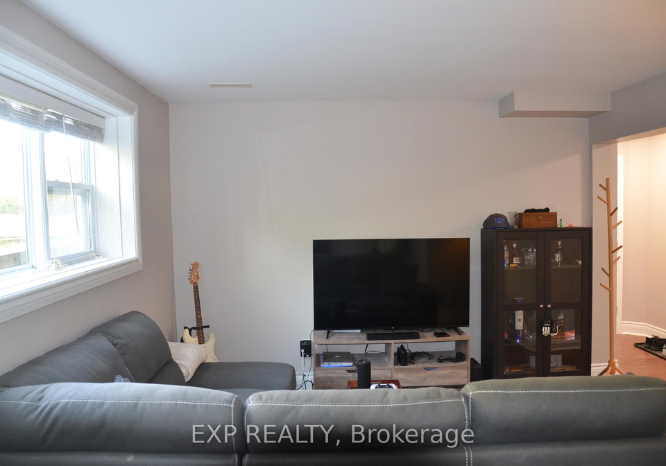42-lavergne-street-ottawa-ontario-x12468125