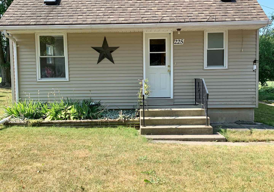 225-algonquin-drive-south-huron-ontario-x12468220