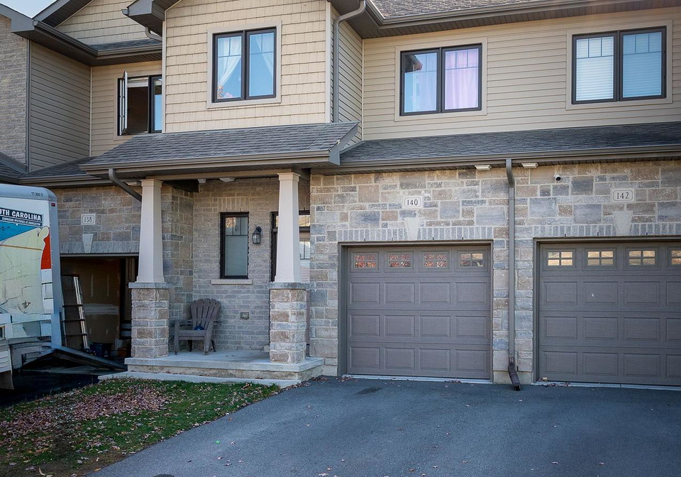 140-simurda-court-loyalist-ontario-x12468923