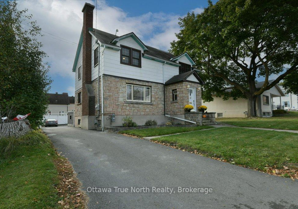 61-daniel-street-n-arnprior-ontario-x12469336