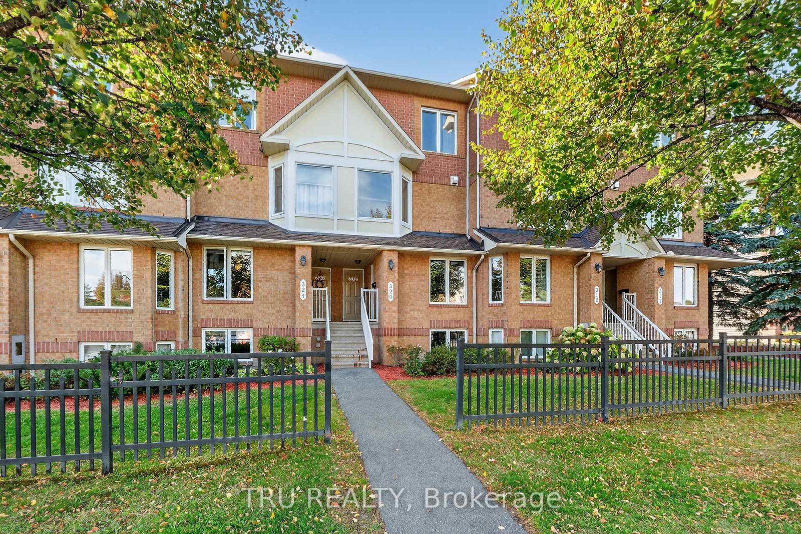 320-cresthaven-drive-ottawa-ontario-x12469832