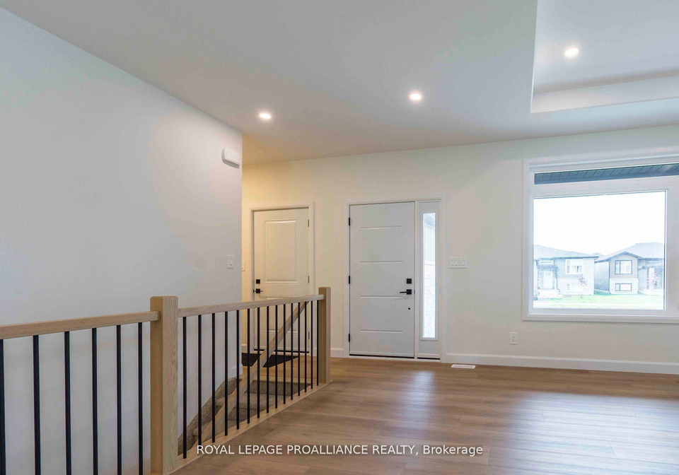 23-schmidt-way-quinte-west-ontario-x12469998