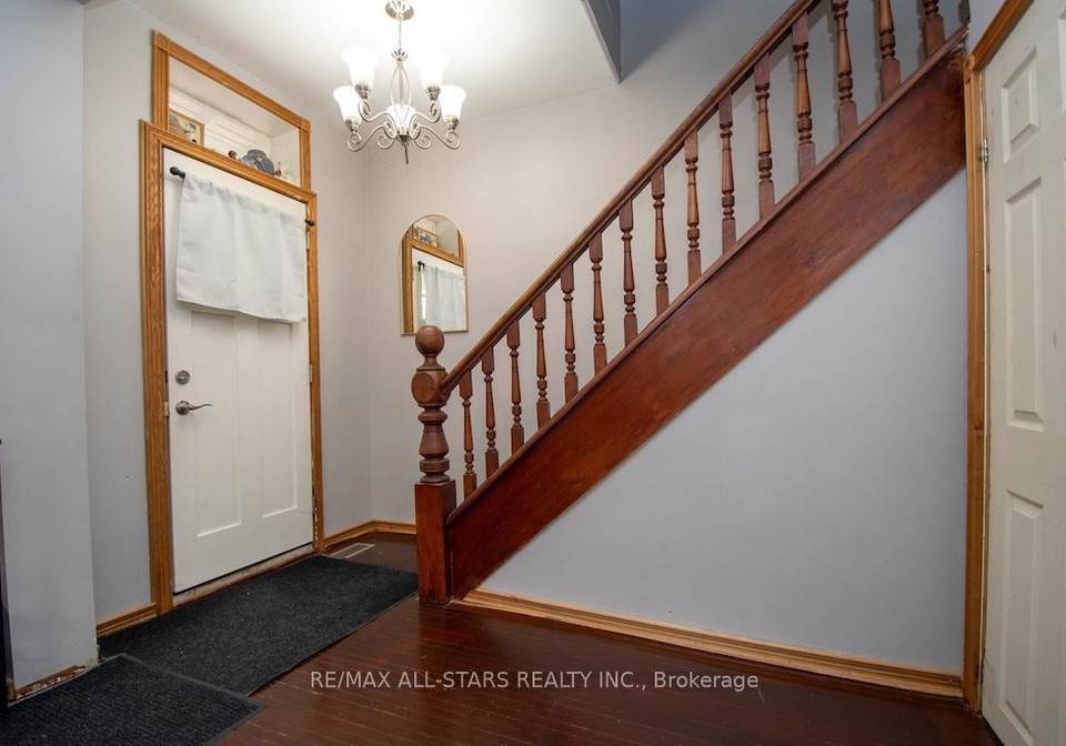 48-elgin-street-kawartha-lakes-ontario-x12470141