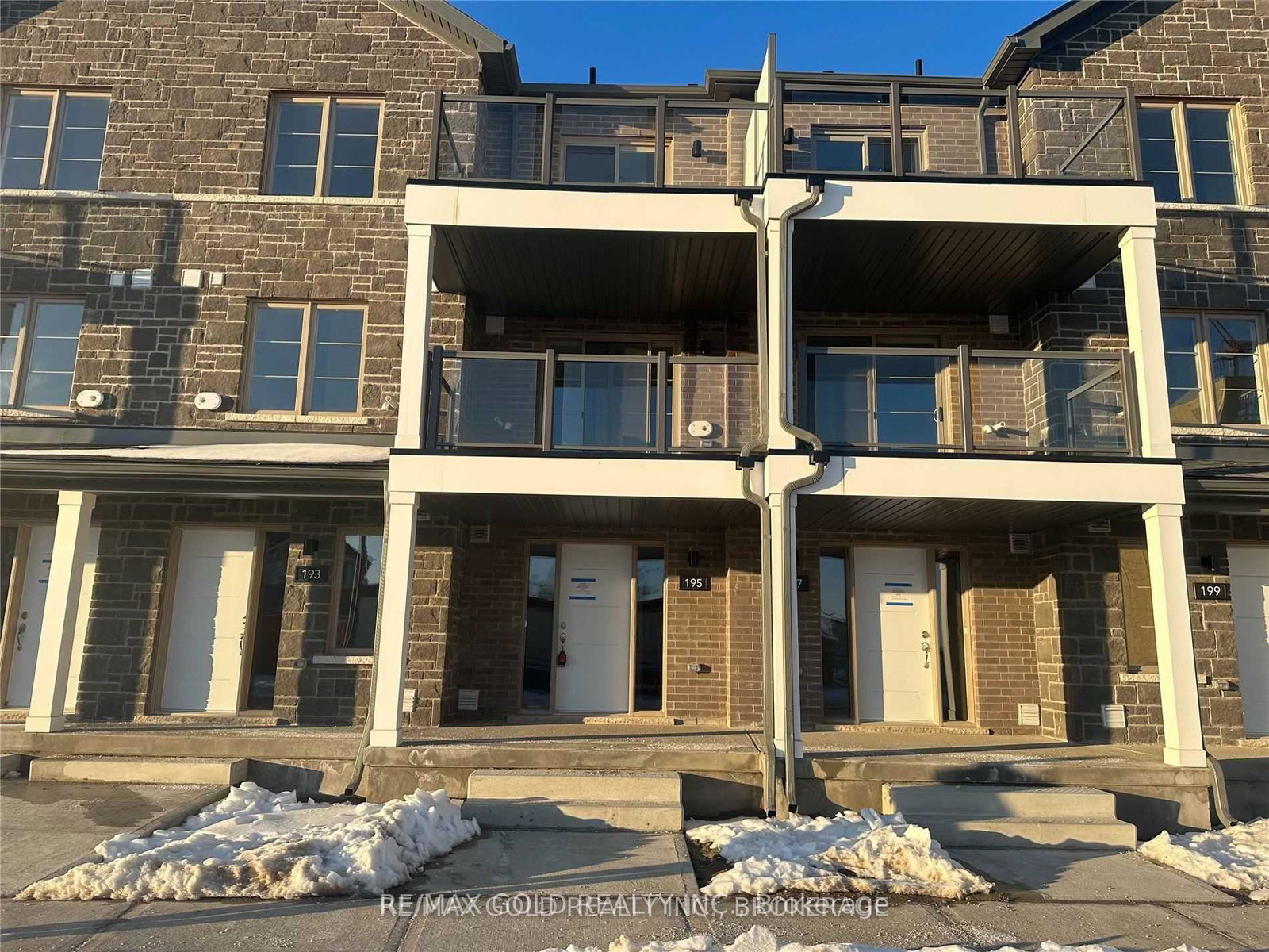 195-west-oak-trail-kitchener-ontario-x12470157