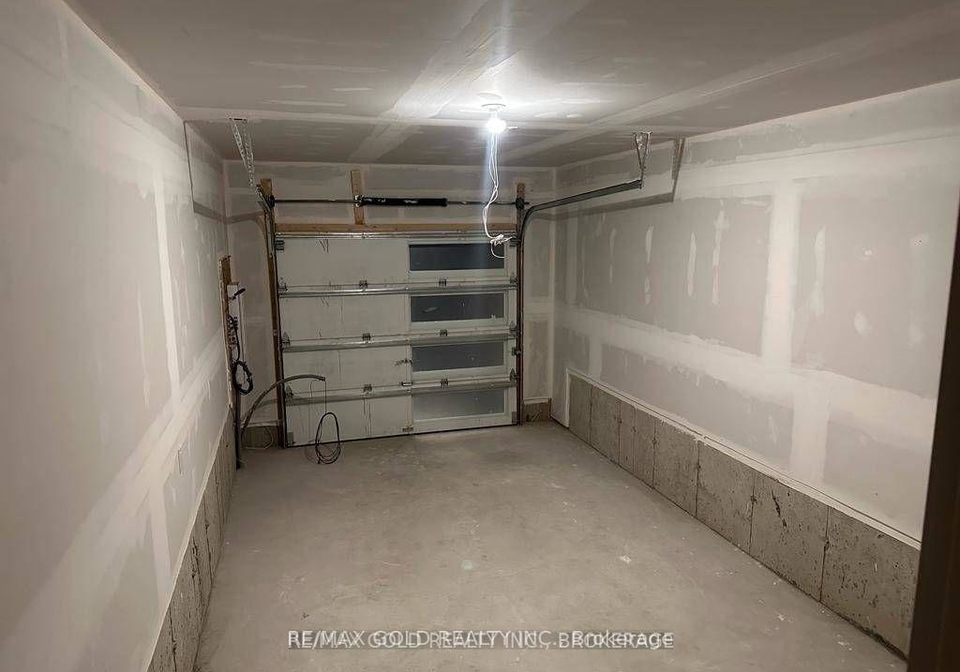 195-west-oak-trail-kitchener-ontario-x12470157