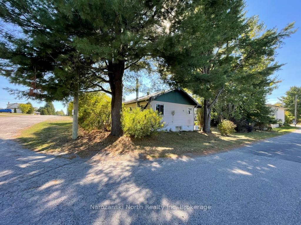 6-champlain-street-french-river-ontario-x12470239
