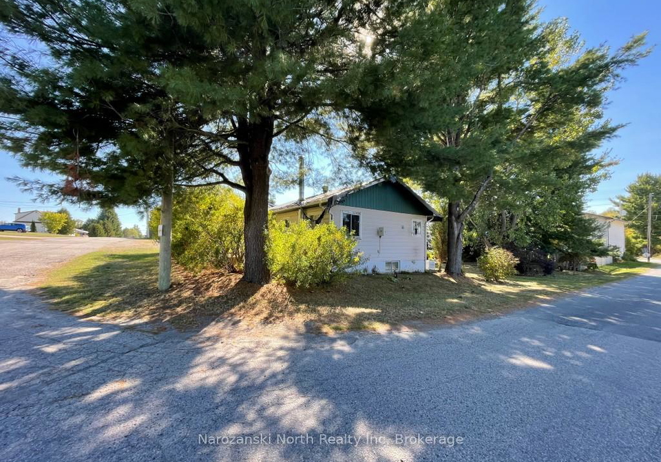 6-champlain-street-french-river-ontario-x12470239