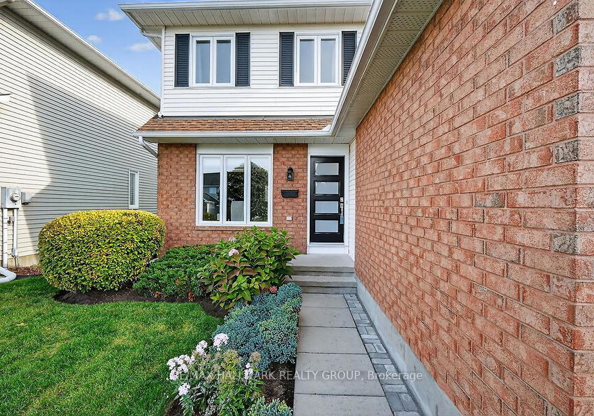 1915-orchardview-avenue-ottawa-ontario-x12471306