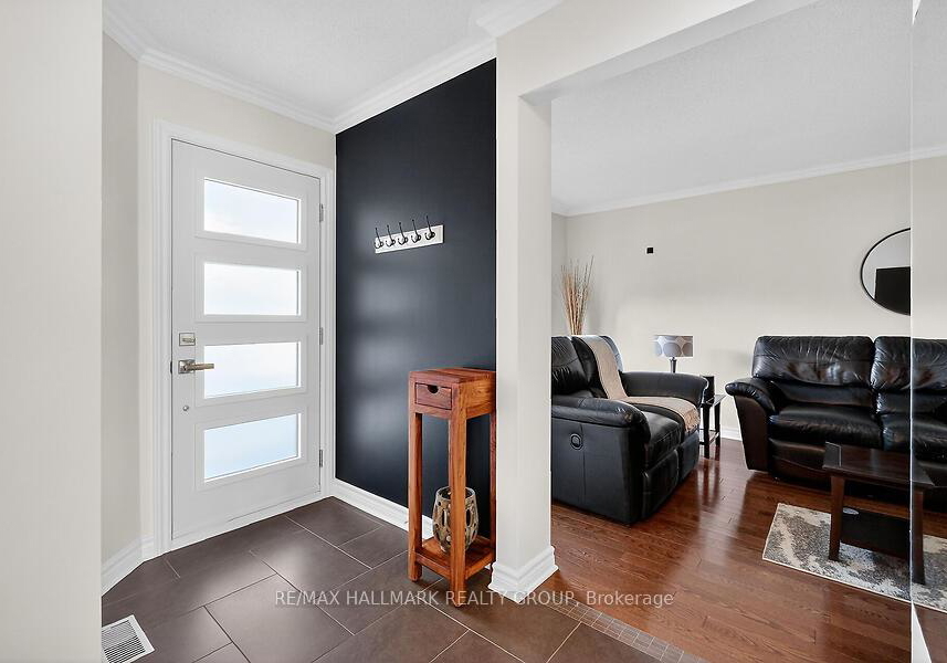 1915-orchardview-avenue-ottawa-ontario-x12471306