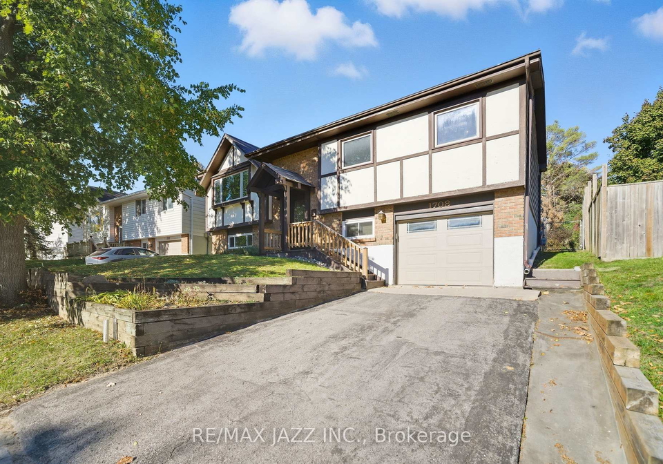 1708-redwood-drive-peterborough-ontario-x12471311