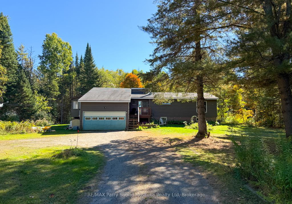 1679-124-highway-whitestone-ontario-x12471959