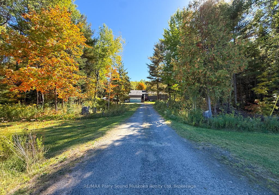 1679-124-highway-whitestone-ontario-x12471959