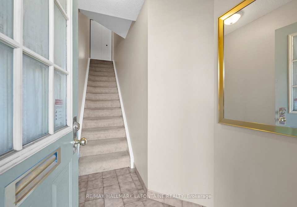 12-crispin-private-ottawa-ontario-x12472409