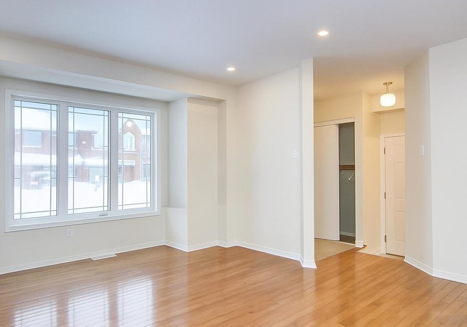 1040-capreol-street-ottawa-ontario-x12472854
