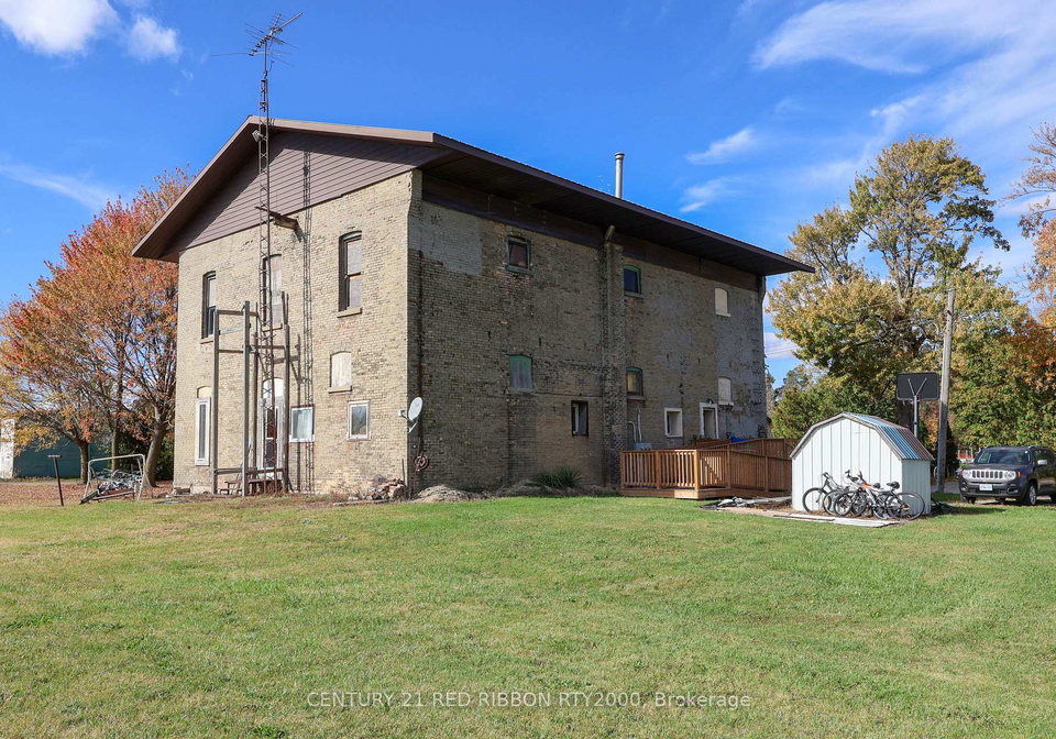 6535-james-street-brooke-alvinston-ontario-x12472919