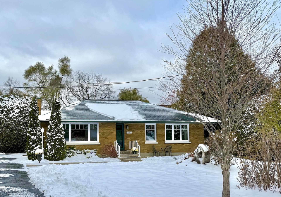 18-kerry-crescent-ottawa-ontario-x12473157