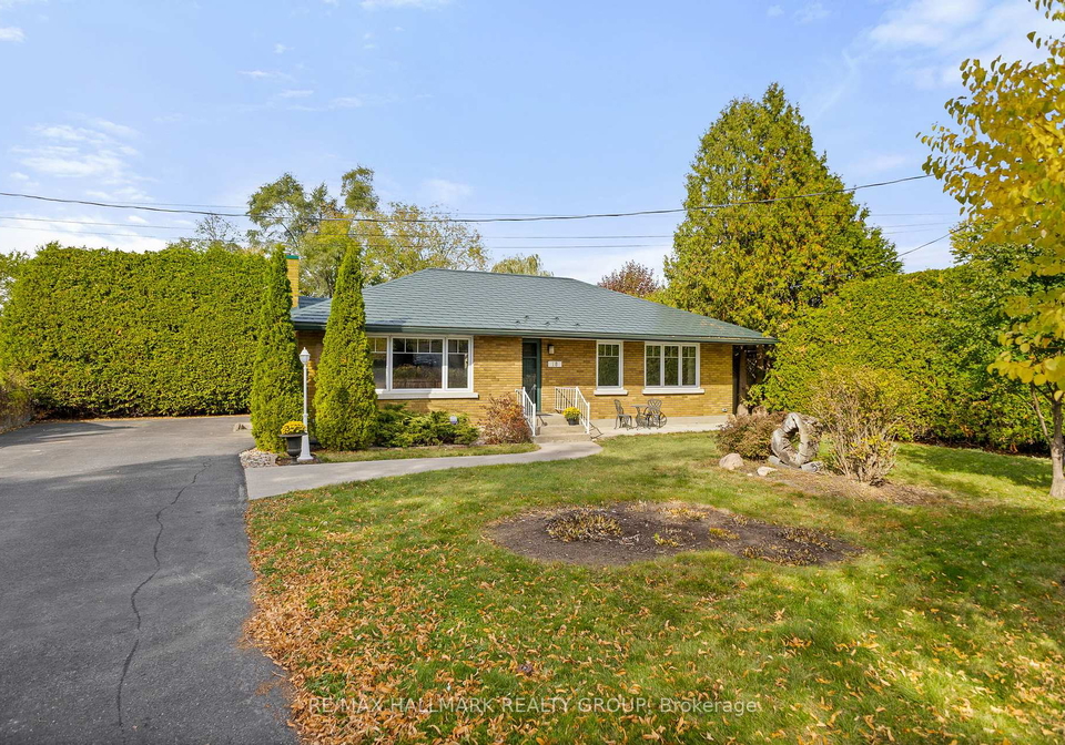 18-kerry-crescent-ottawa-ontario-x12473157