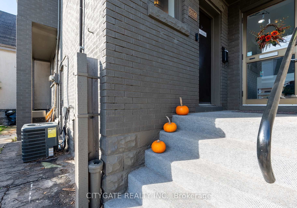 209-homewood-avenue-hamilton-ontario-x12473165