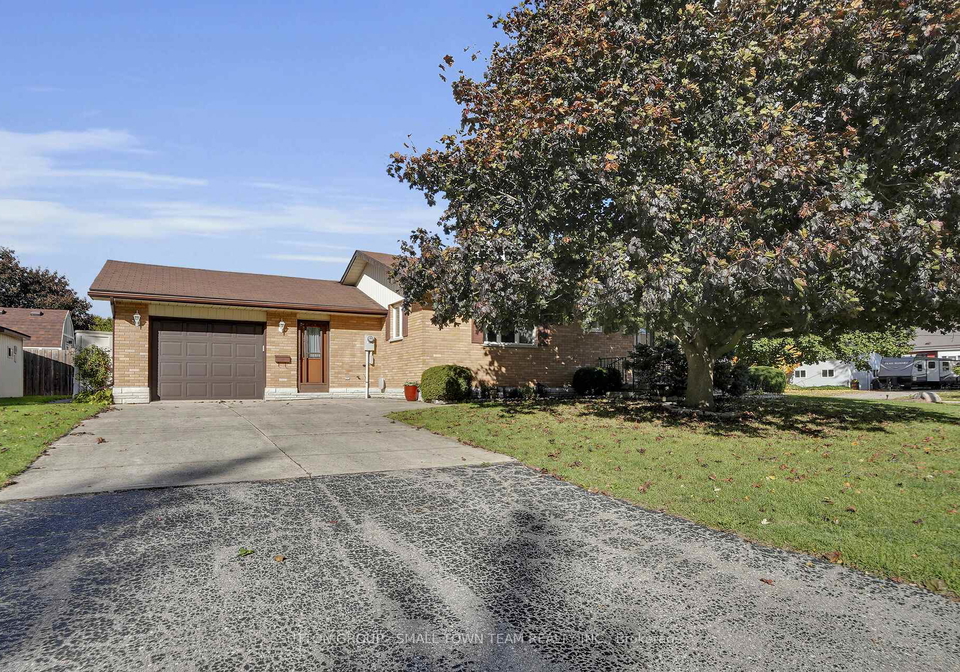 110-john-street-w-south-huron-ontario-x12473364