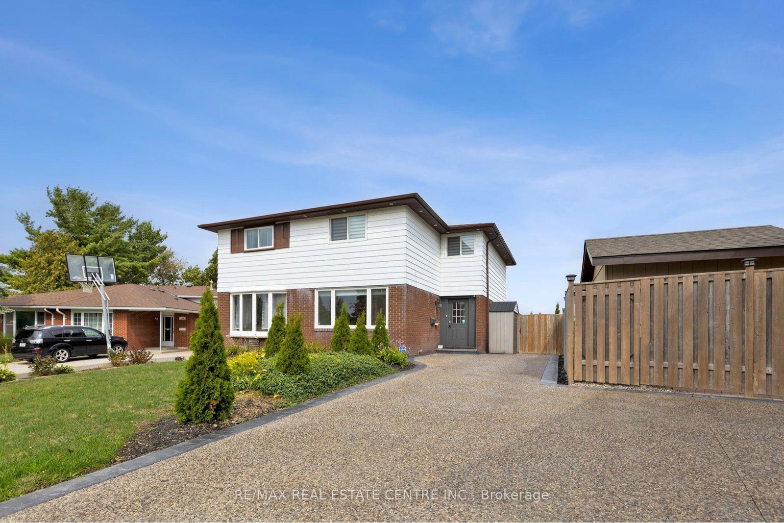 122-mooregate-crescent-kitchener-ontario-x12473395