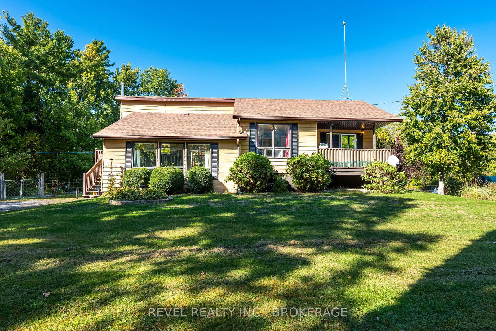 930-haig-road-front-of-leeds-seeleys-bay-ontario-x12473465
