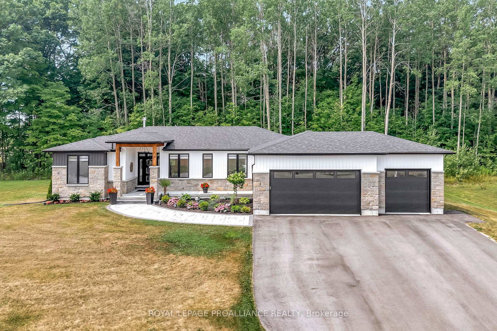 329-michaels-way-prince-edward-county-ontario-x12473840
