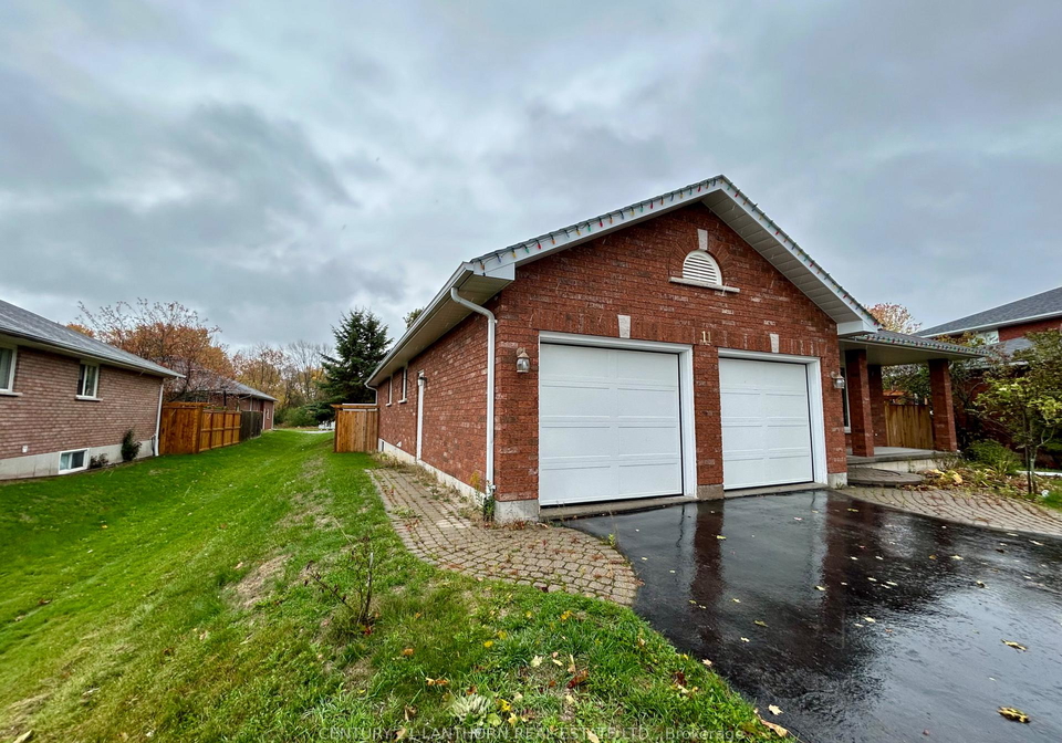 11-sumac-terrace-belleville-ontario-x12474102