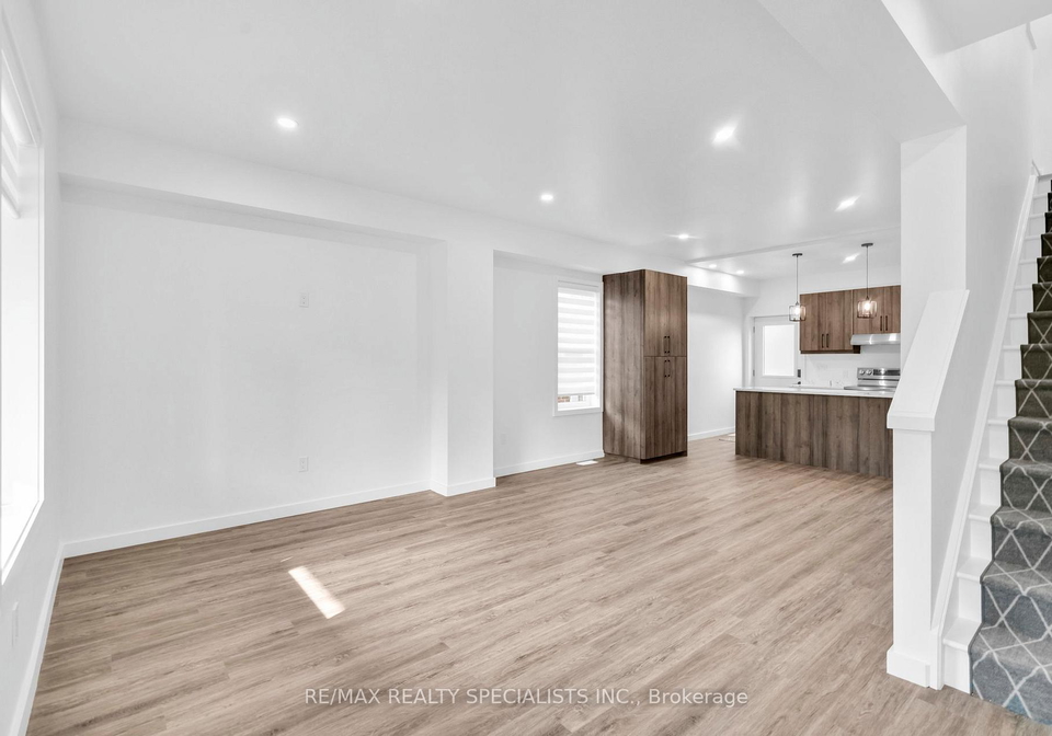103-kenilworth-avenue-s-hamilton-ontario-x12474112