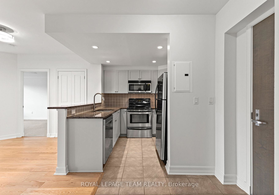 200-besserer-street-lower-town-sandy-hill-ottawa-ontario-x12474508