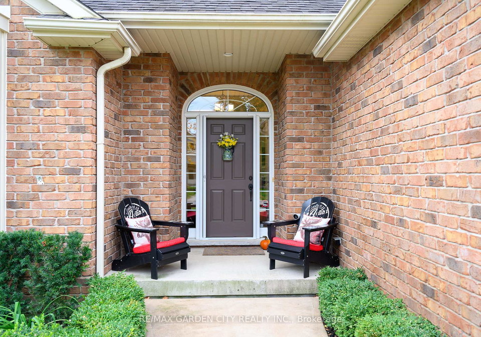 8-bacon-lane-pelham-ontario-x12474569