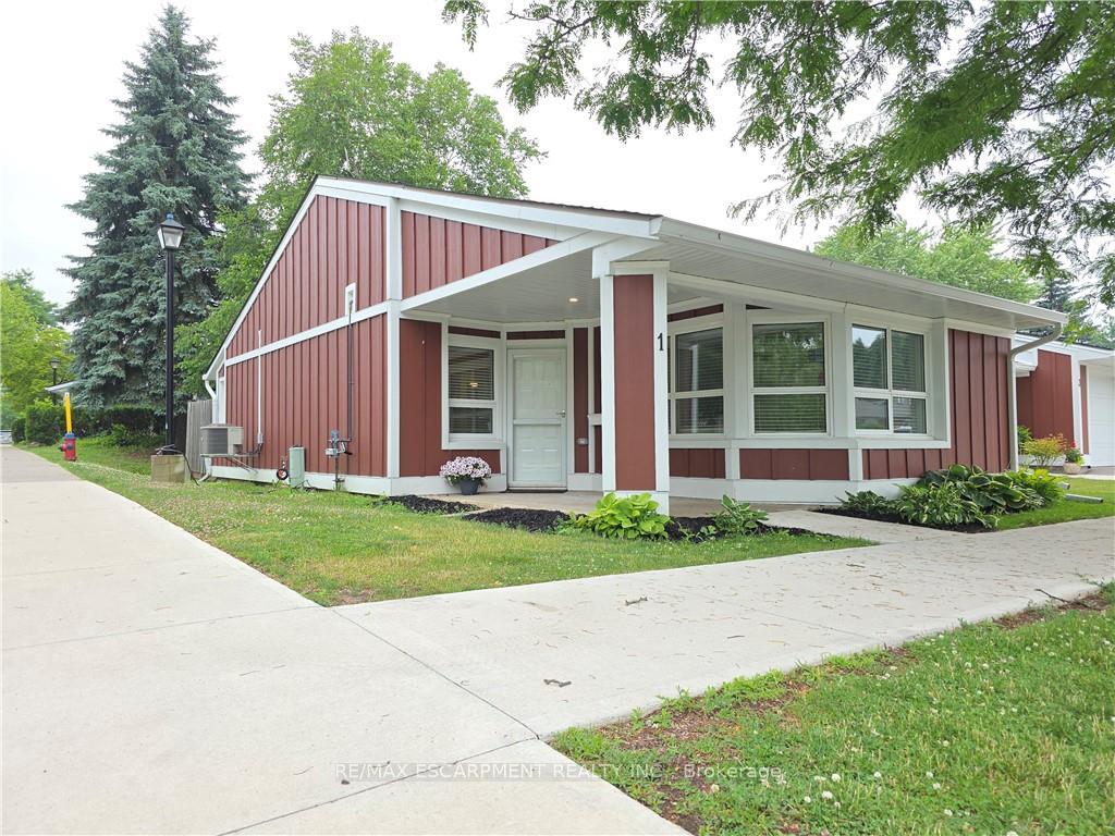 1-szollosy-circle-hamilton-ontario-x12474652