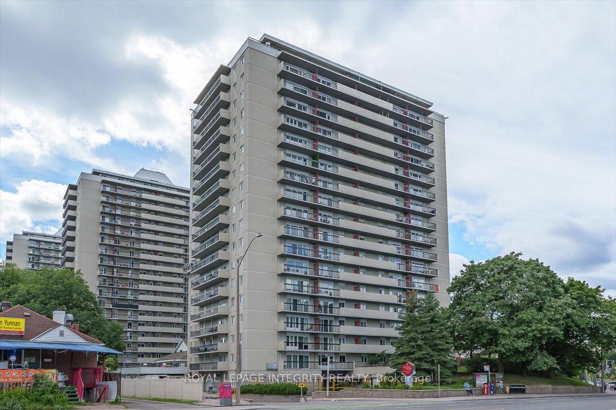 158c-mcarthur-avenue-ottawa-ontario-x12475388