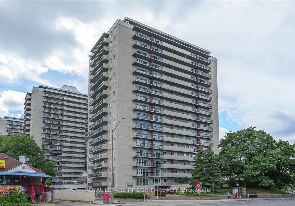 158c-mcarthur-avenue-ottawa-ontario-x12475388