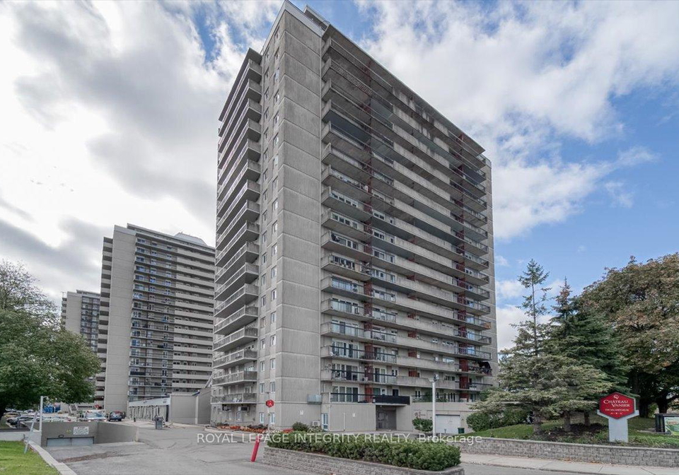 158c-mcarthur-avenue-ottawa-ontario-x12475388