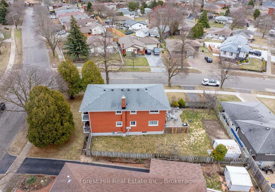 35-shaftsbury-drive-kitchener-ontario-x12475532