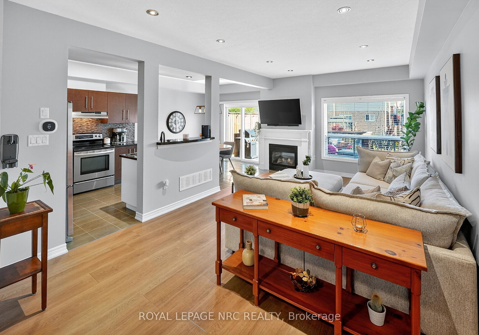 40-dartmouth-gate-hamilton-ontario-x12475675