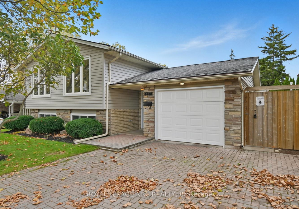 4448-meadowvale-drive-niagara-falls-ontario-x12475856