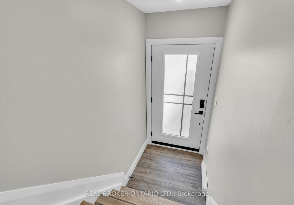 404-arlington-avenue-ottawa-ontario-x12475925