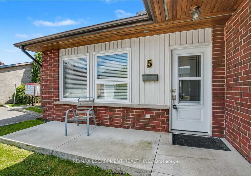 5-archdeacon-clark-trail-hamilton-ontario-x12475934