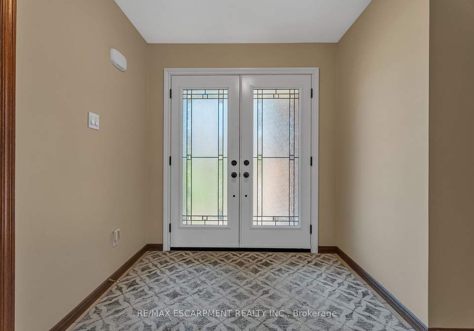 2-vinehill-drive-hamilton-ontario-x12476267