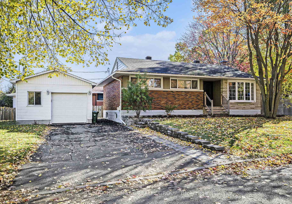 715-holt-crescent-ottawa-ontario-x12476341